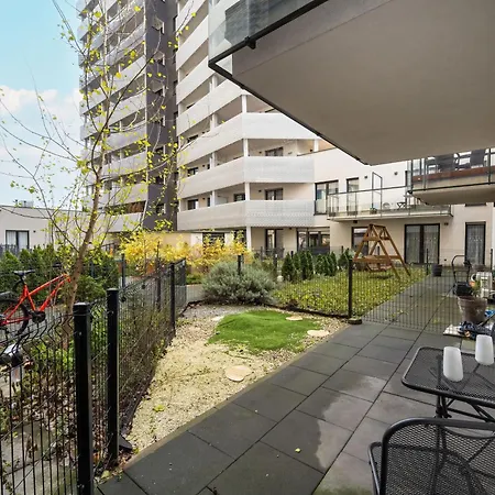 Atal Tower By Renters Apartmán *